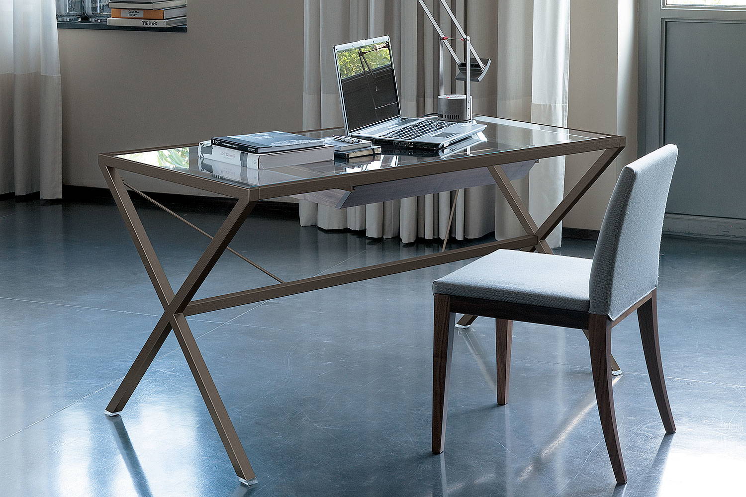 Stylo office desk with Aisha dining chair by Porada