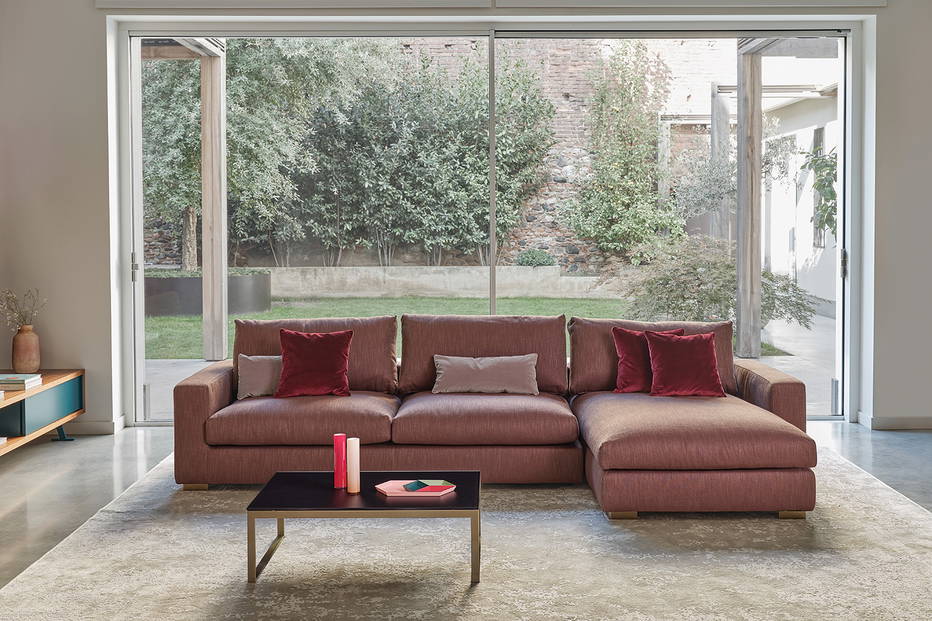 Sunset sectional sofa with chaise designed by Carlo Bimbi for Bontempi Casa
NOTE: Pictured with decorative metal feet at ends