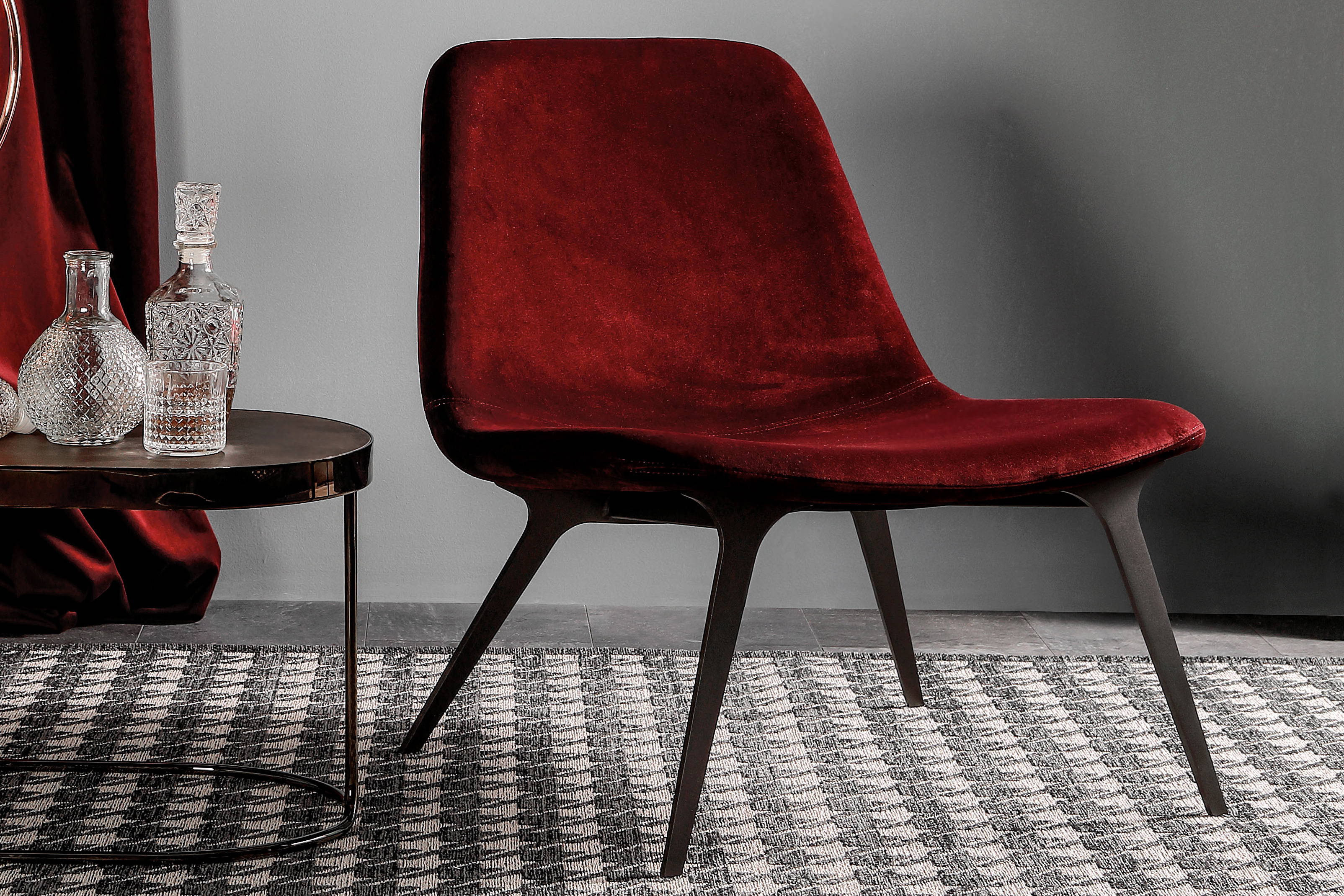 Sveva Lounge Chair, angled view