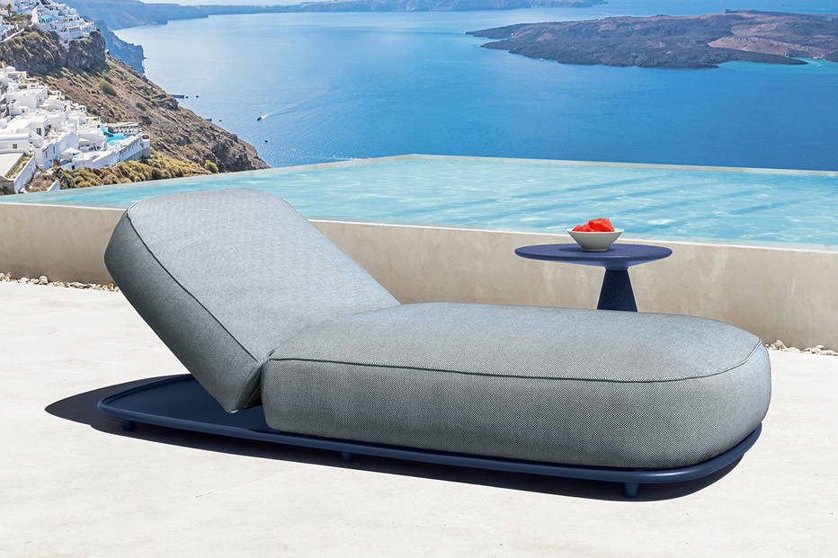 Swipe chaise lounge by Talenti