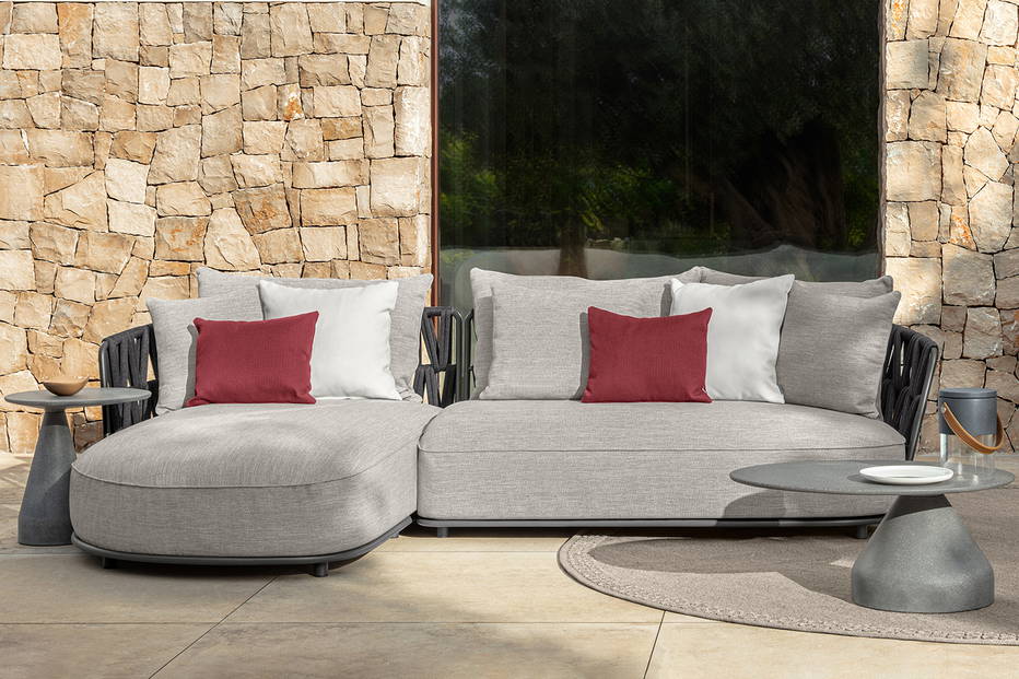 Swipe sectional sofa with chaise by Talenti