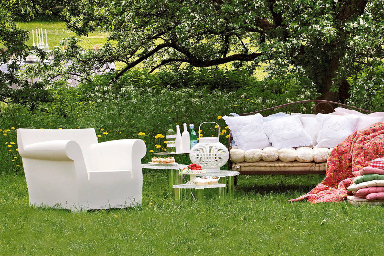 T-Table Coffee Table by Kartell | room service 360°