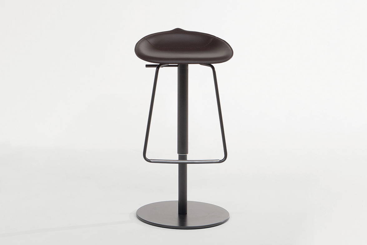 Tab leather bar stool by Bonaldo Tab leather bar stool by Bonaldo