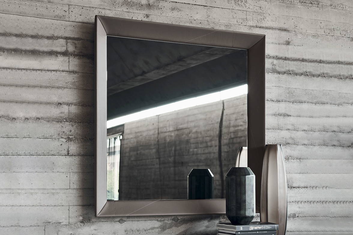 Taxedo Square shape leather mirror by Cattelan Italia angled view Taxedo Square shape leather mirror by Cattelan Italia angled view