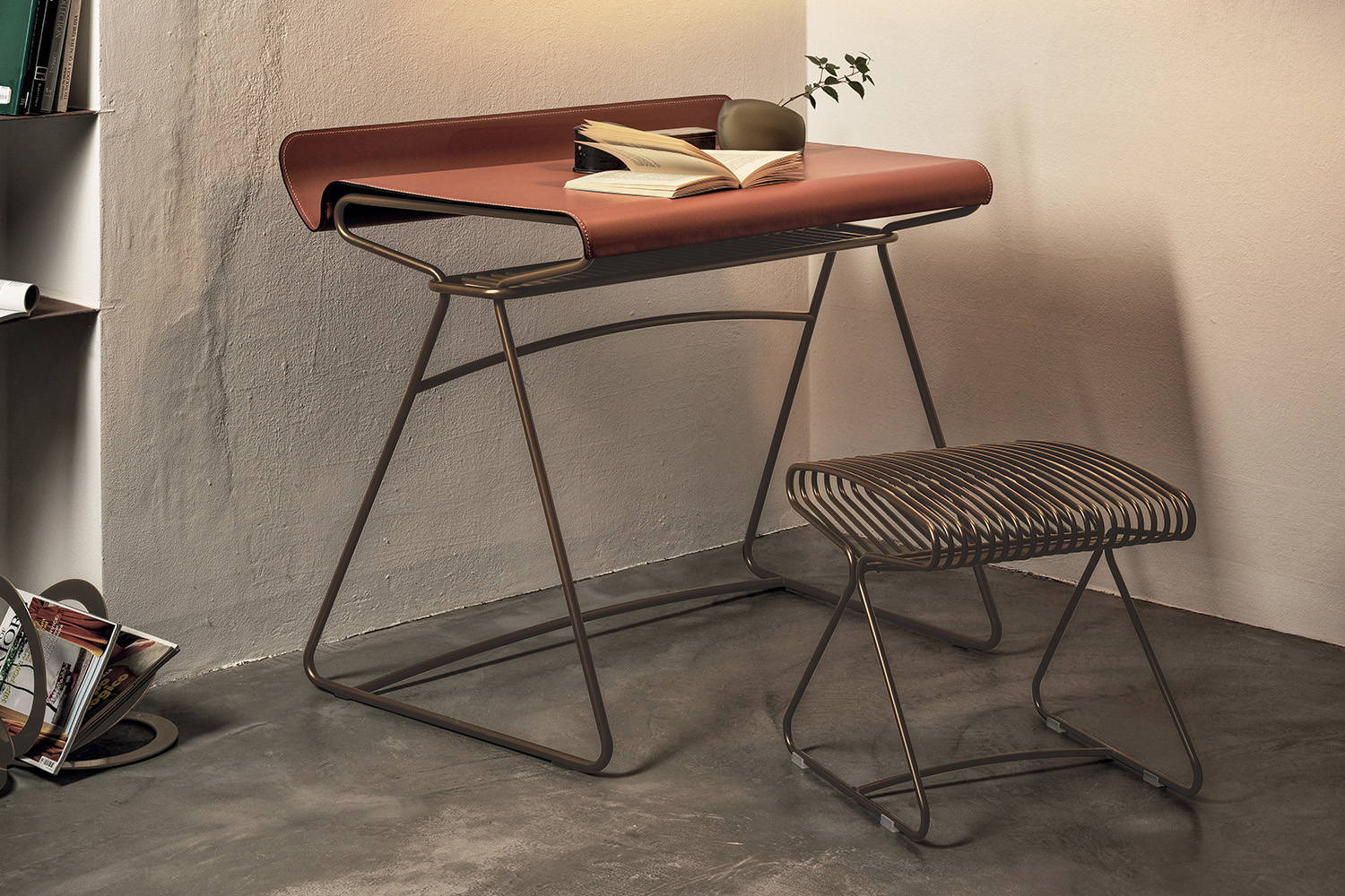Taylor desk designed by Pocci & Dondoli for Bontempi Casa