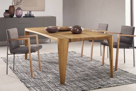 Terra dining table from Presotto