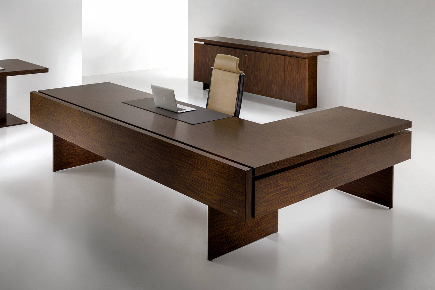 The Element L shape desk by Uffix