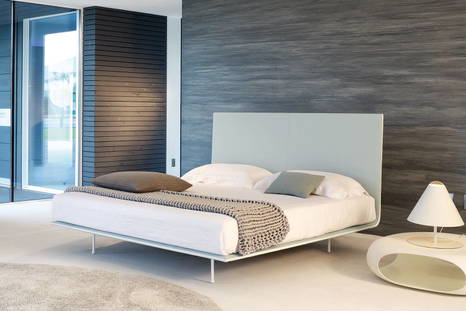 Thin bed by Bonaldo