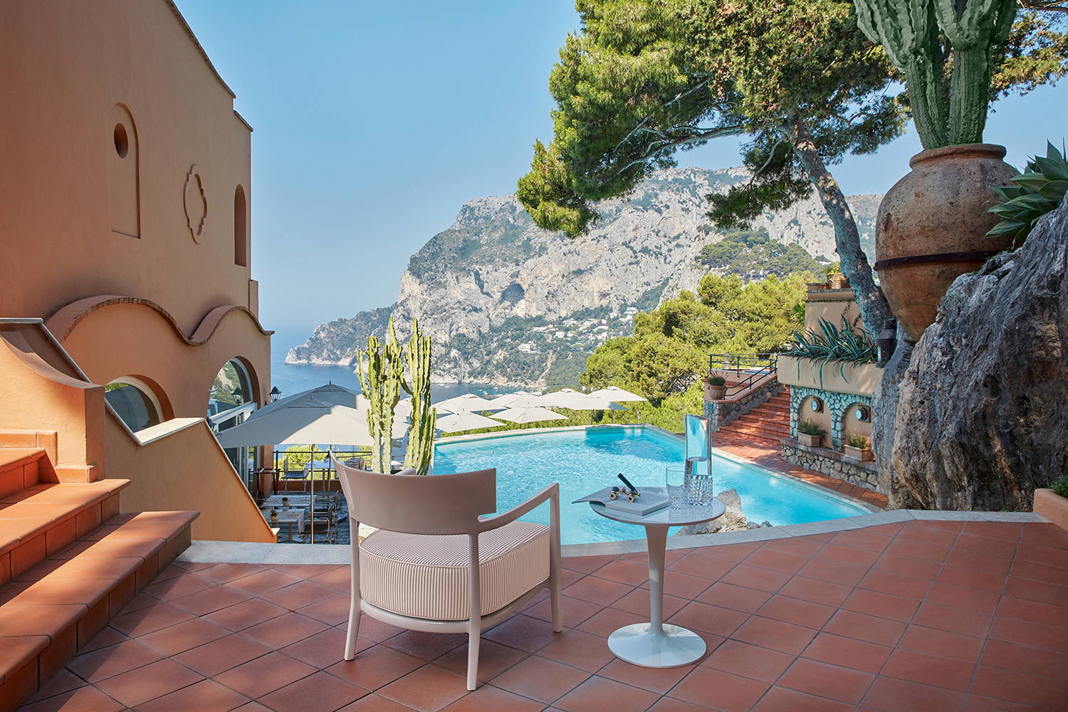 Tiptop End Table Quickship with the Cara outdoor armchair 