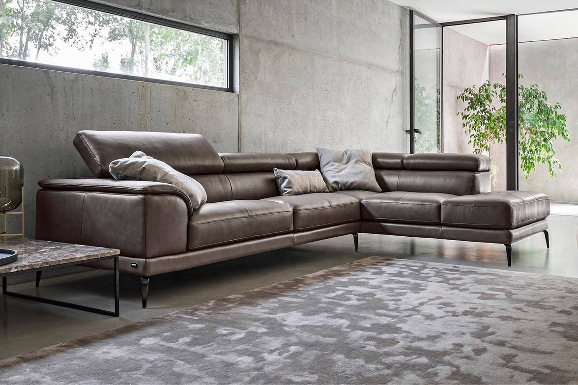Tiziano corner sectional sofa by Nicoline Italia Tiziano corner sectional sofa by Nicoline Italia