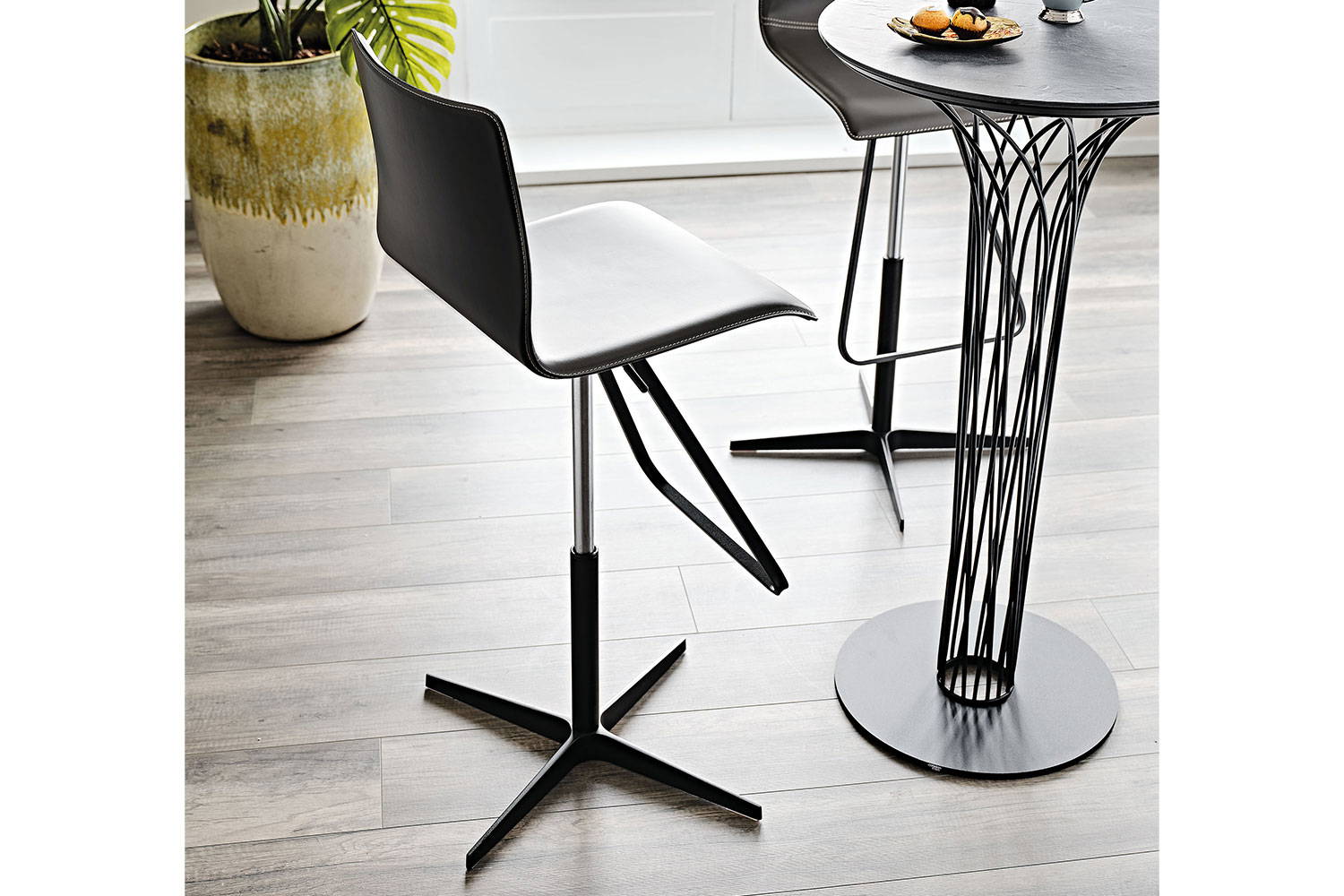 カッテラン • イタリア TOTO sgabello カウンターチェア/スツール Toto X Bar Stool by Cattelan Italia | room service 360°