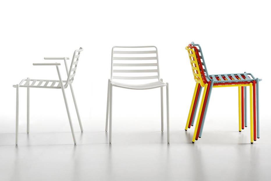Trampoliere outdoor dining chairs by Midj