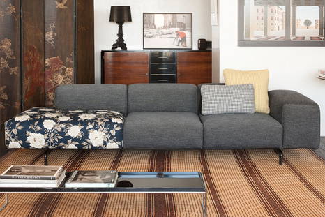 Trays Coffee table wide version with the Largo Sofa