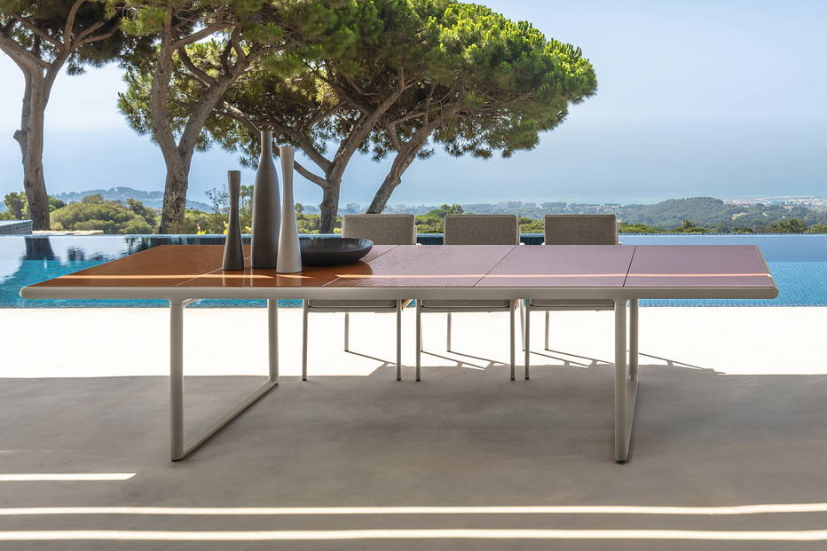 Tresse dining table by Talenti