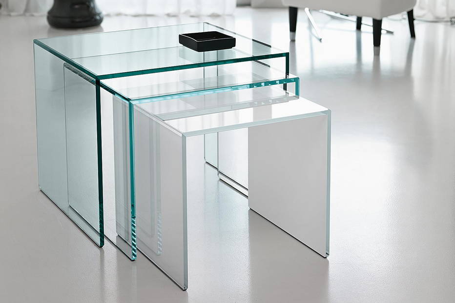 Trio end tables in clear, extra clear and extra clear white lacquered glass
