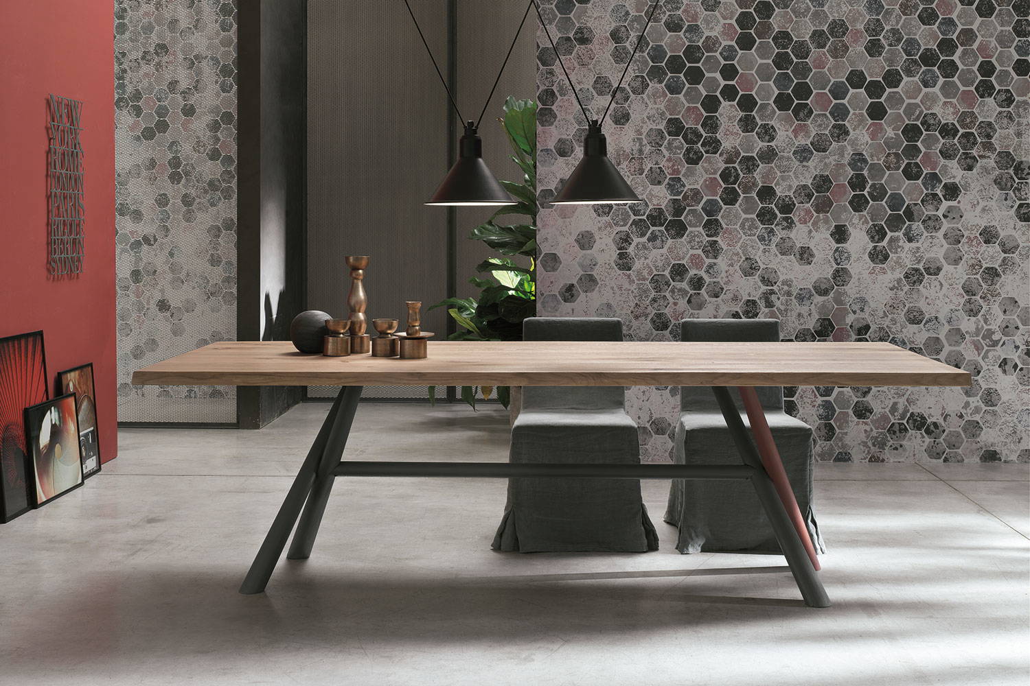 Tomasella Tudor Dining Table - Thumbnail 2