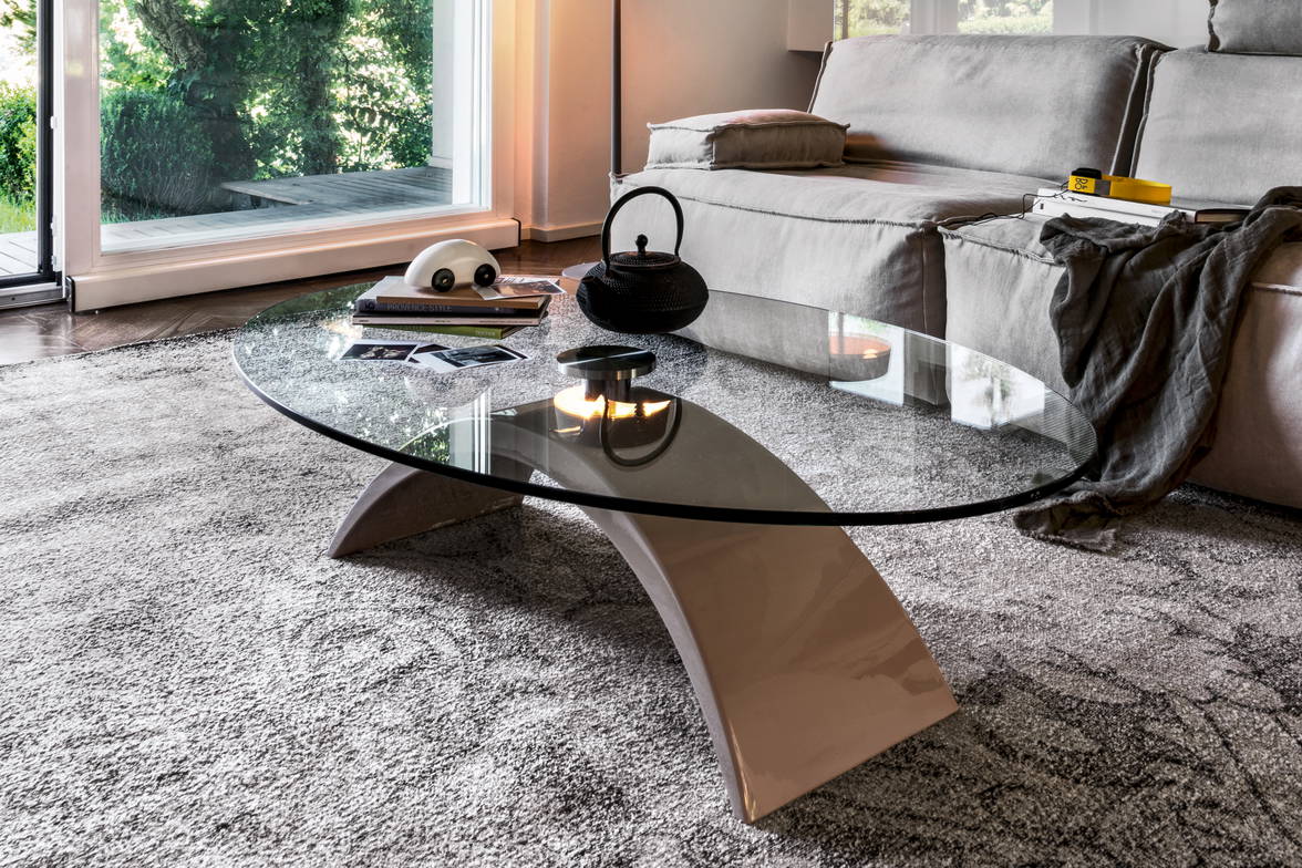 Tudor oval coffee table by Tonin Casa Tudor oval coffee table by Tonin Casa
