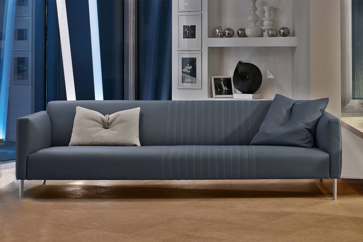 Tuxedo sofa by Gamma Tuxedo sofa by Gamma