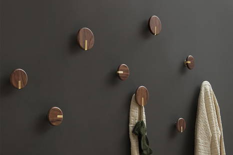 Tweens coat hangers by Tonin Casa