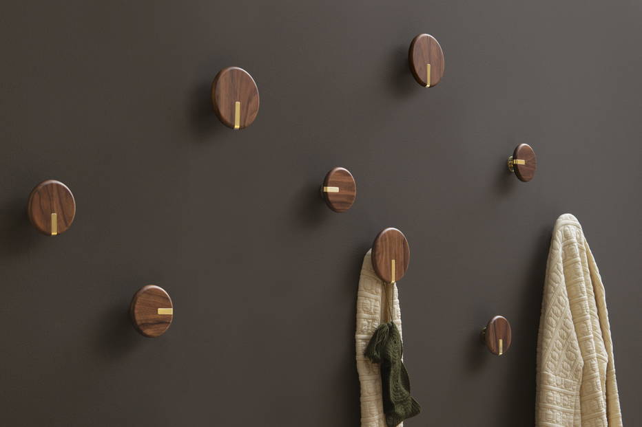 Tweens coat hangers by Tonin Casa