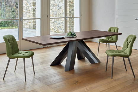 Twist rectangular dining table with Spring dining chairs