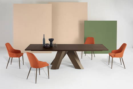 Twist extension dining table with Matilda dining chairs