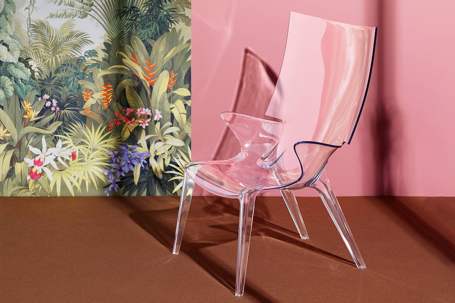 Uncle Jim lounge chair in the transparent plastic finish 