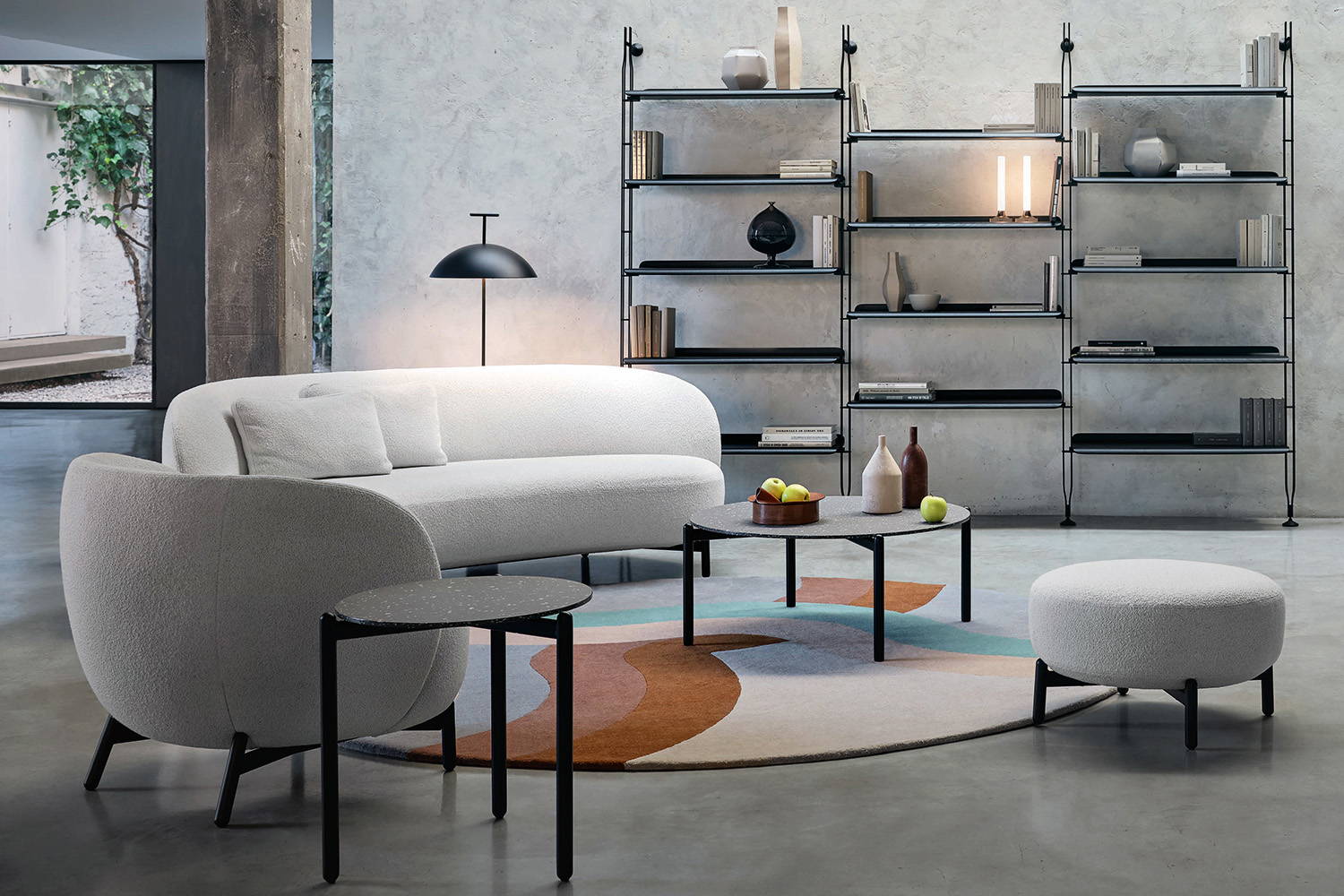 Undique End Table