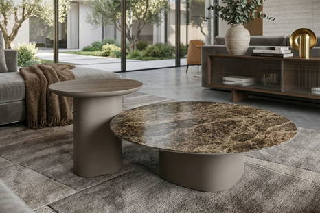 Uno coffee and end table in living room