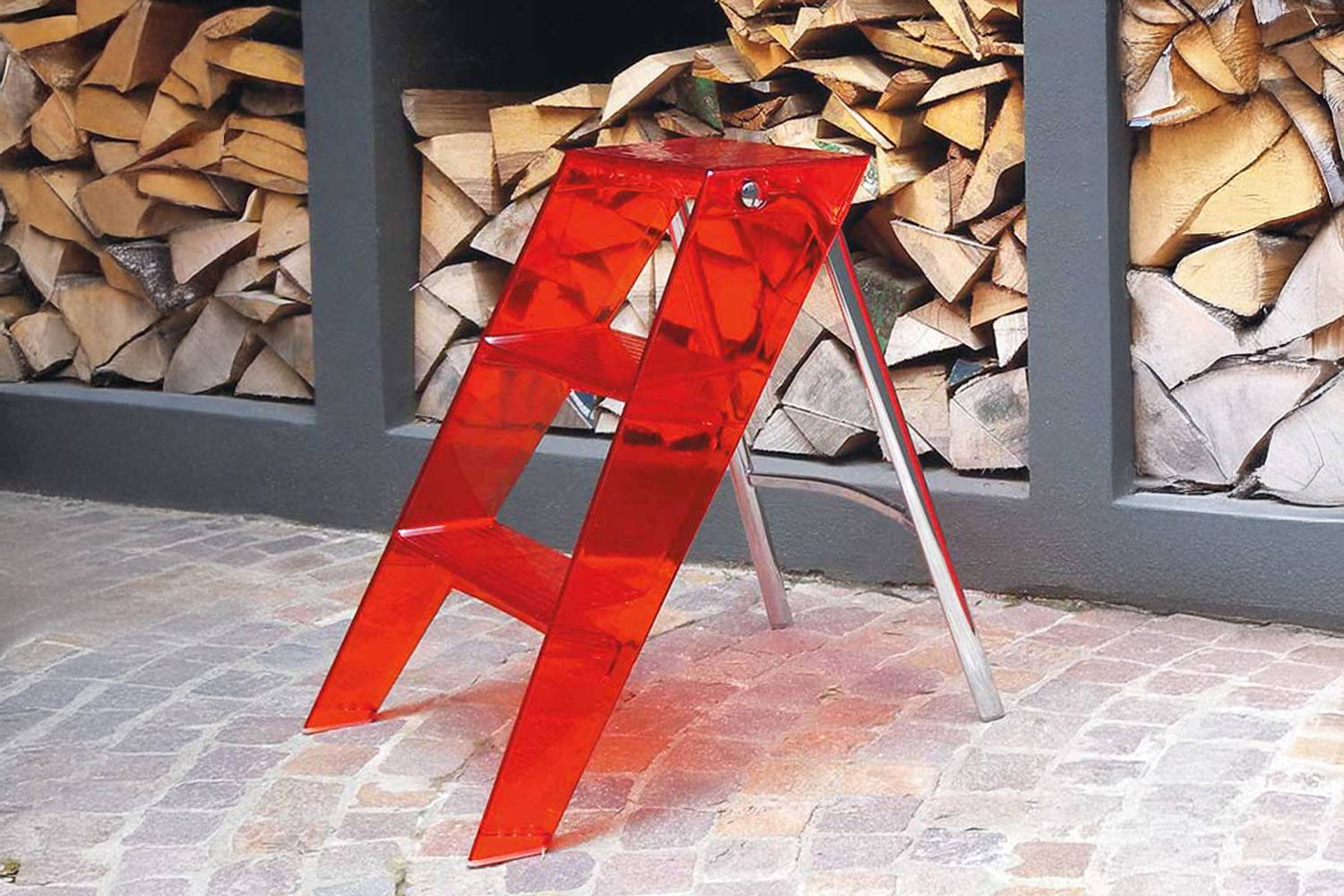 Upper Stepladder quickship designed by Alberto Meda and Paolo Rizzatto