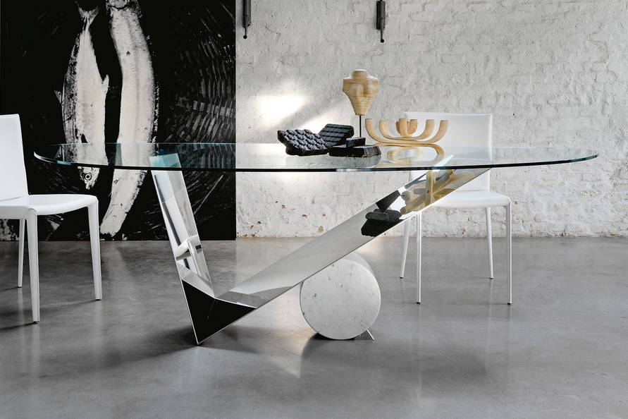 Valentinox Dining Table