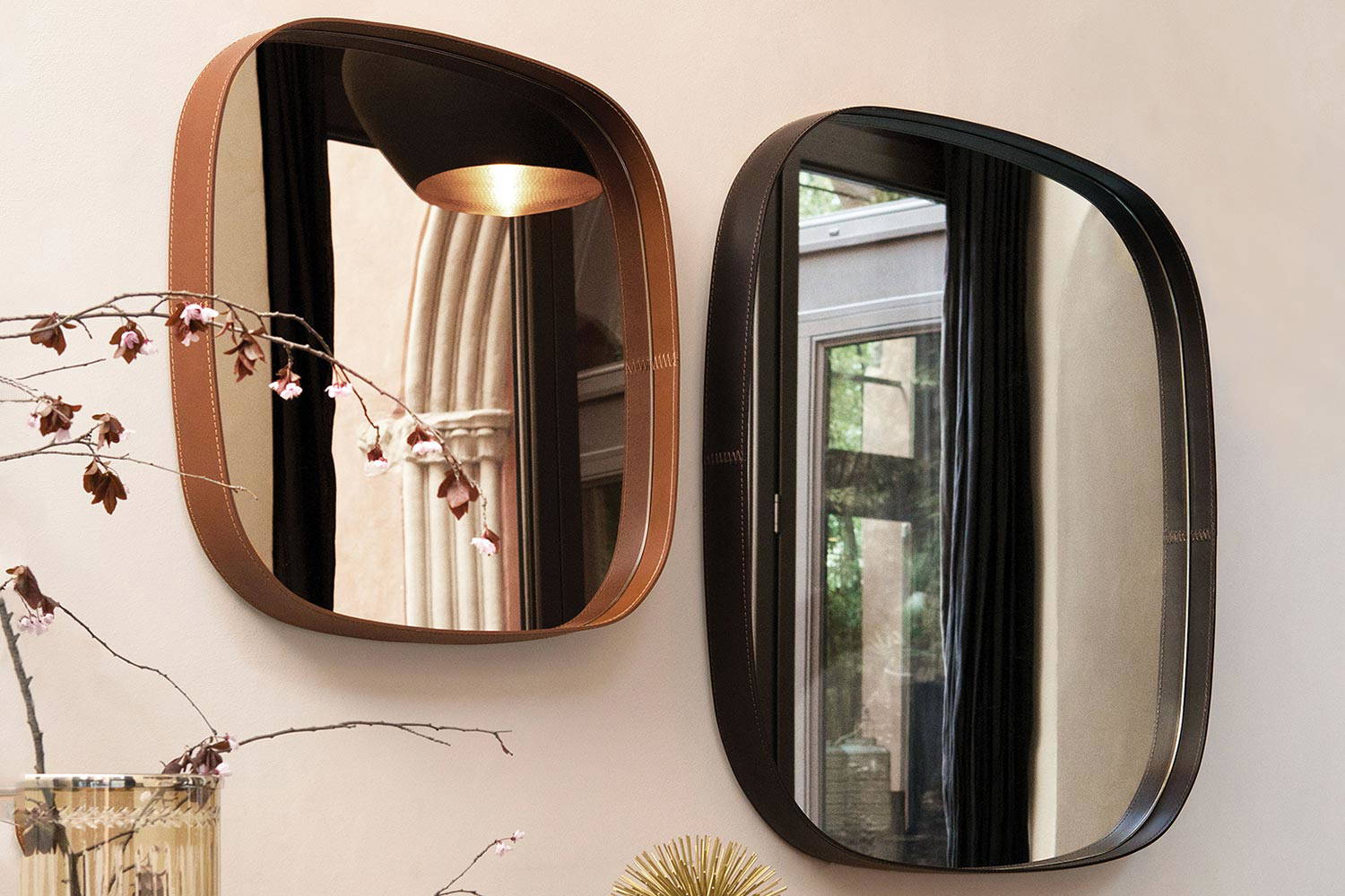 Vega mirrors by Tonin Casa angled view