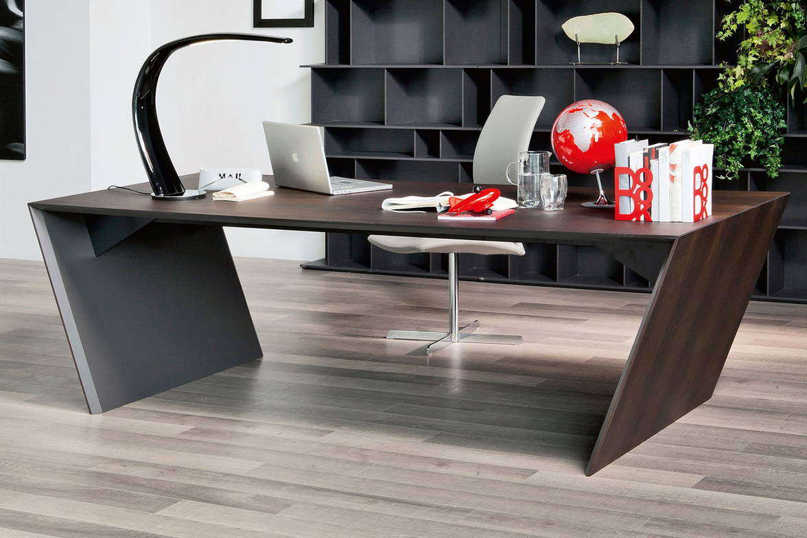 Vega Office Desk with Vito chair by Cattelan Italia Vega Office Desk with Vito chair by Cattelan Italia