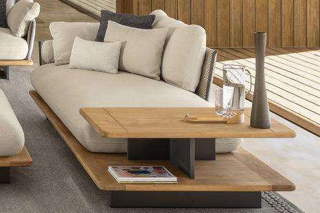Venice Chaise Lounge with Table
