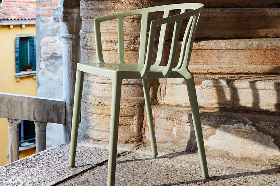 Venice dining chair by Kartell in outdoor terrace setting