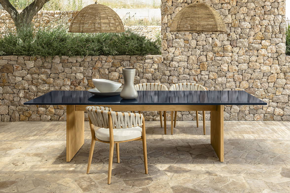 Venice dining table by Talenti Venice dining table by Talenti