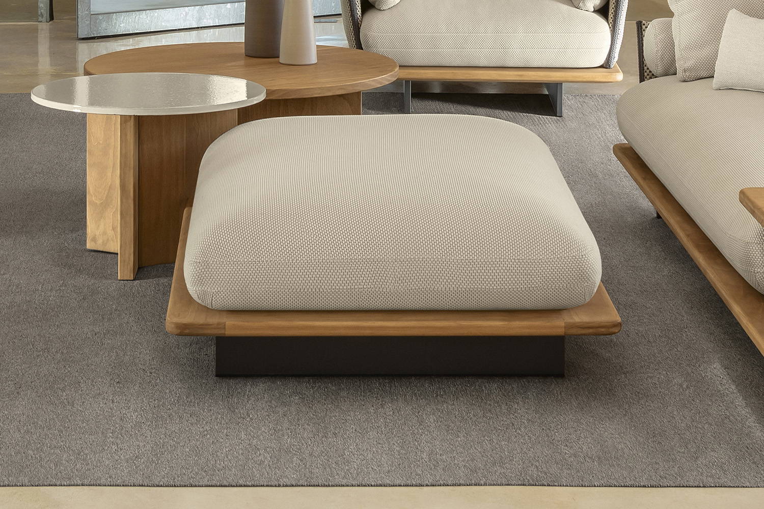 Venice pouf by Talenti
