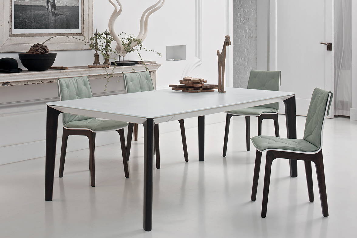 Versus extension dining table by Carlo Bimbi for Bontempi Casa is made in Italy Versus extension dining table by Carlo Bimbi for Bontempi Casa is made in Italy