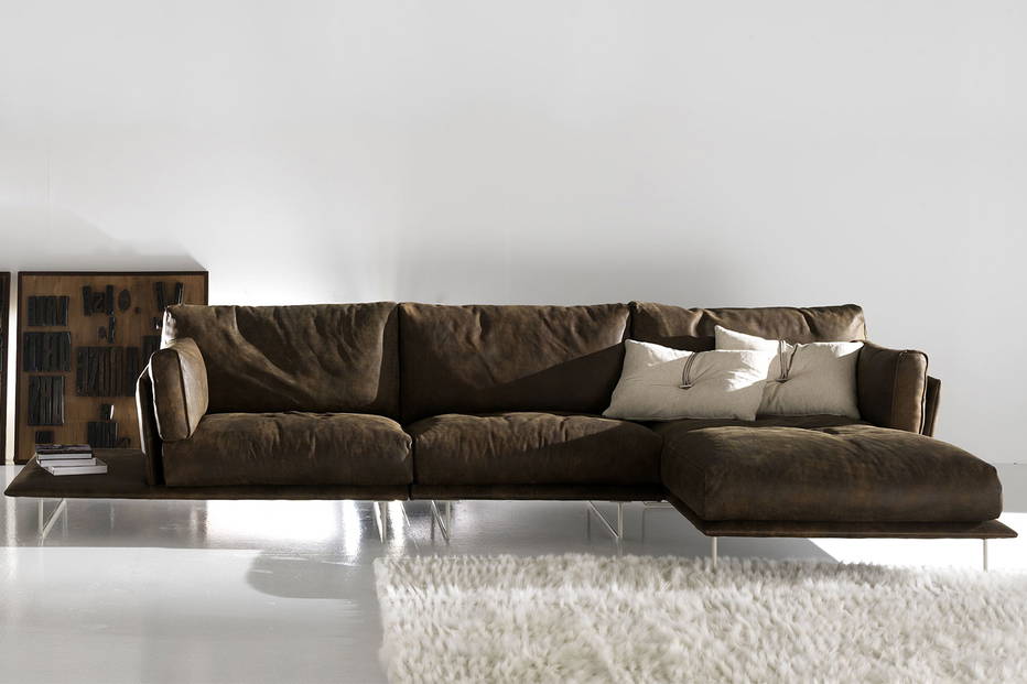 Vessel sectional sofa with chaise and shelf