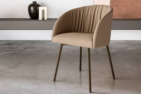 Vulcano swivel dining chair designed by Antoy Filips for eforma