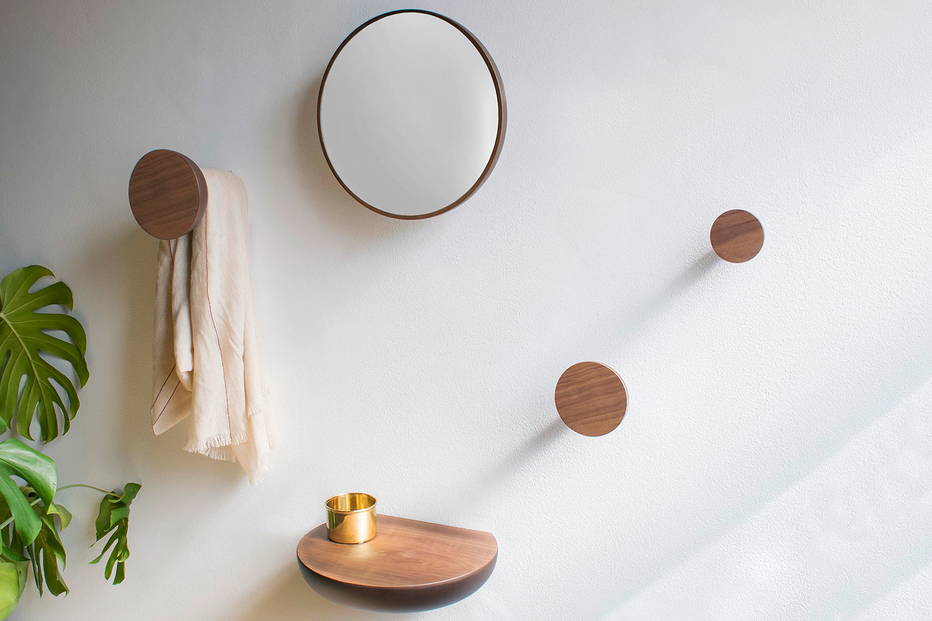 Welcome hooks and shelf set by Nomon