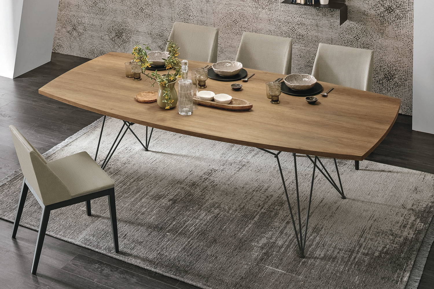Wire dining table by Tomasella