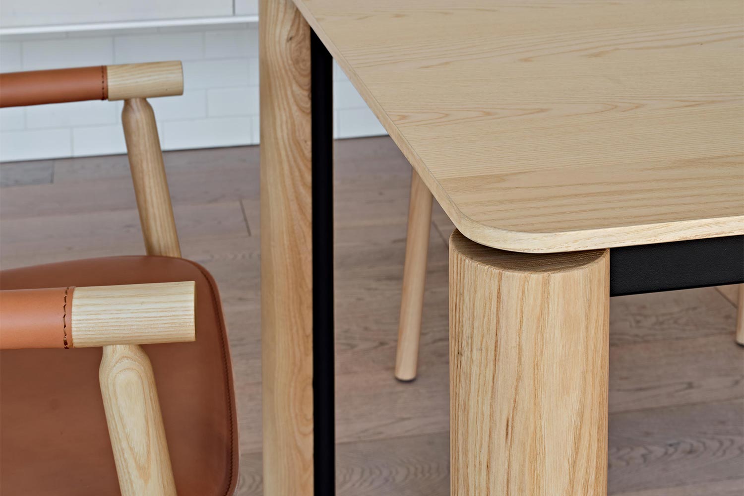 youページ　テーブル Woody Dining Table by Midj | room service 360°