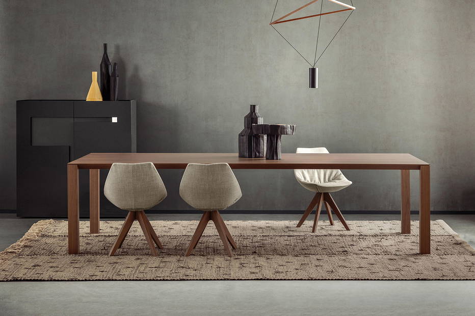 Woody Dining Table