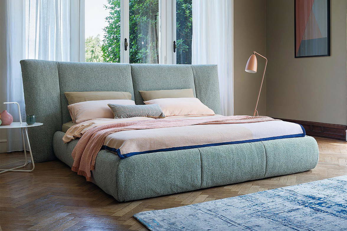Youniverse bed by Bonaldo Youniverse bed by Bonaldo
