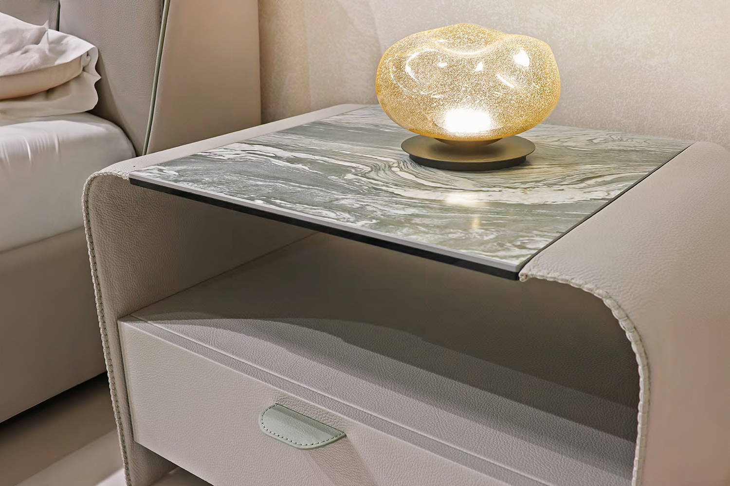 Zen Nightstand by Gamma Arredamenti | room service 360°