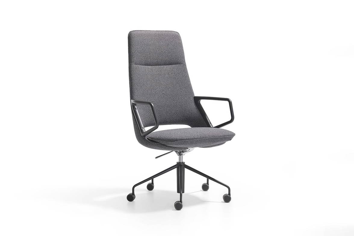 Zuma high back office chair by Artifort
Zuma high back office chair by Artifort